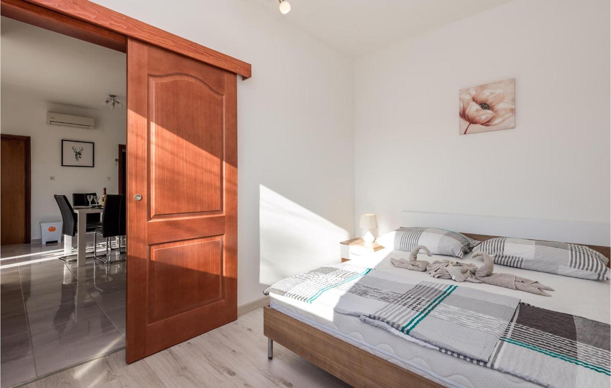Pet Friendly Apartment In Kampor With Kitchen Extérieur photo