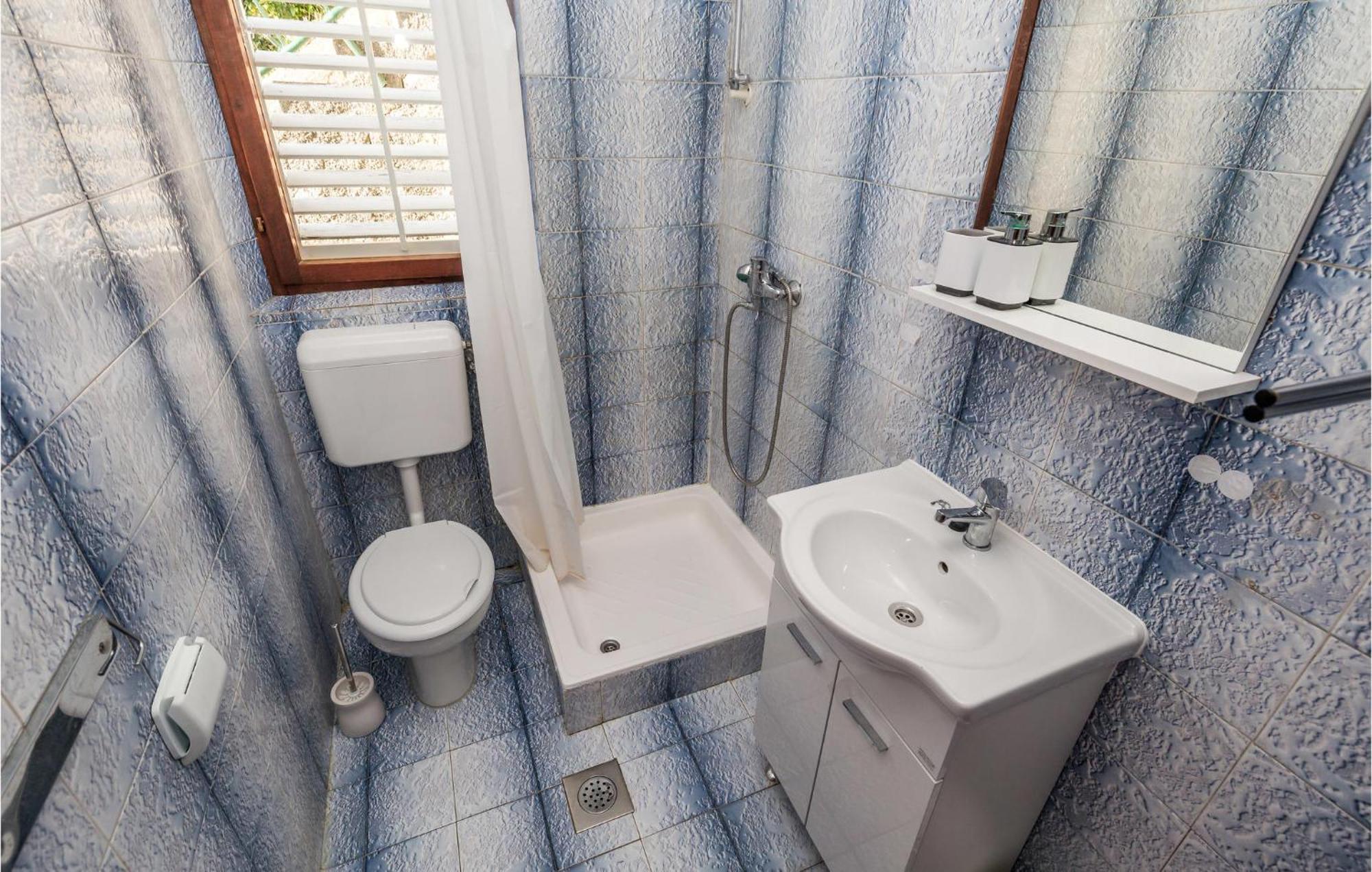 Pet Friendly Apartment In Kampor With Kitchen Extérieur photo