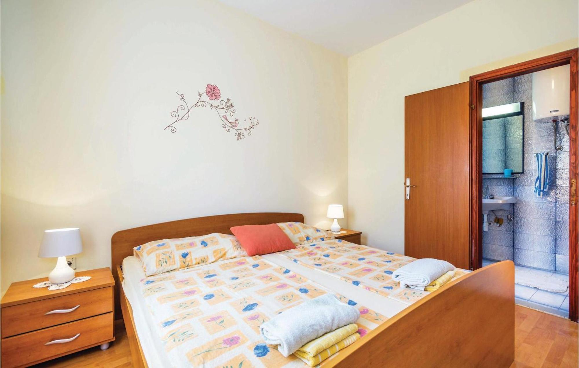 Pet Friendly Apartment In Kampor With Kitchen Extérieur photo